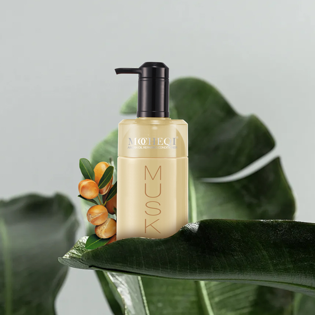 Pielęgnacja włosów Florencia.pl Szampon Mocheqi Musk  nawilżający z olejkiem arganowym